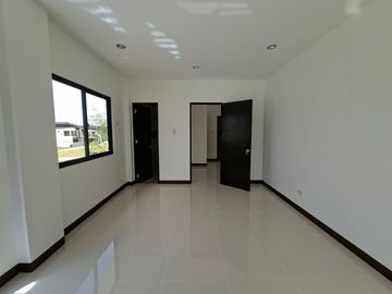 Brand New 5-Bedroom Single Detached House for Sale in Vista de Bahia, Tayud, Consolacion, Cebu | RFO