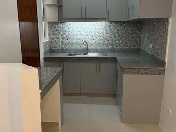 House and Lot for Sale in Pulang Lupa Dos Las pinas Modern Brandnew -MD