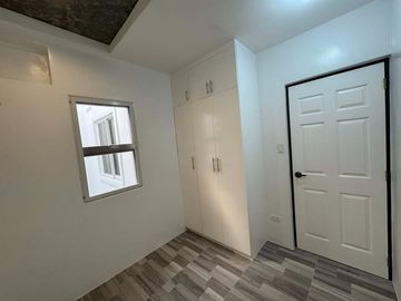 House and Lot for Sale in Pulang Lupa Dos Las pinas Modern Brandnew -MD