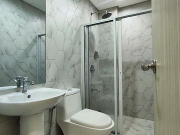 Ready For Occupancy 15.5M 4 Storey Townhouse w/ 2CG in Kamuning Quezon City For Sale -  LSS