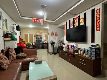 ANA RUMAH CANTIK UK 5X17M DI JELAMBAR
