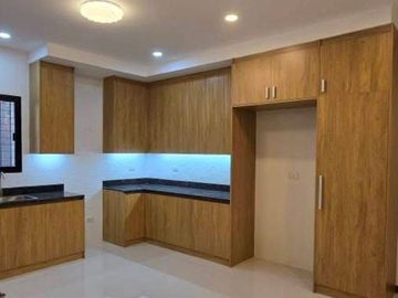 Two Car Garage House and Lot for Sale in BF Resort Las pinas -MD