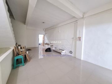 Ruko 3 Lantai Pertokoan Seruni Sei Panas – SHGB, Lokasi Pusat Bisnis