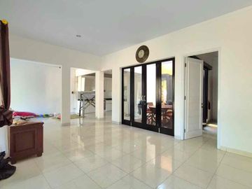 Di Sewakan Rumah Rapih Dekat Club House di Emerlad Bintaro