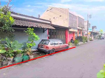 Rumah Hitung Tanah di dekat Jalan Raya Solo Baru