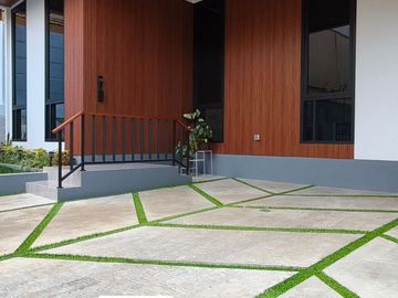 DIJUAL RUMAH MODERN 2 LANTAI TAMAN PERMATA 2 BINTARO (DMB97)