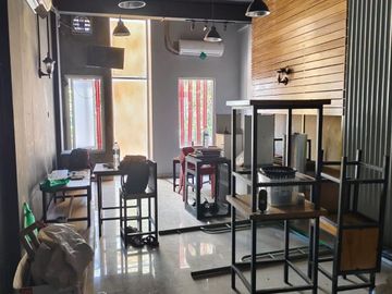 Dijual 2 unit Ruko 3 lt di Raya Darmo Indah
