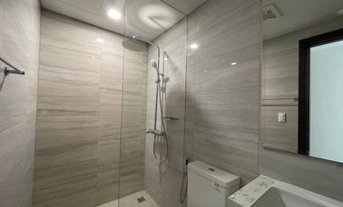 Good Deal 2BR Unit with Balcony at Park Mckinley West, Fort Bonifacio