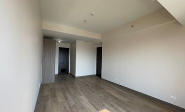 Good Deal 2BR Unit with Balcony at Park Mckinley West, Fort Bonifacio