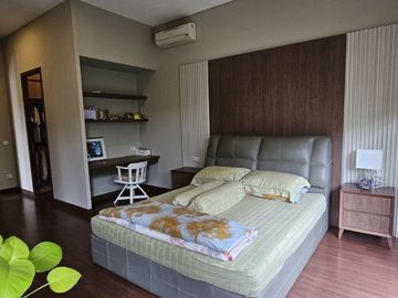 DIjual Rumah mewah di De Park Cluster Heliconia BSD City - Tangerang Selatan