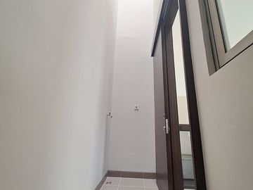 Disewakan rumah pik 2 cluster bagus siap huni dan bawa koper