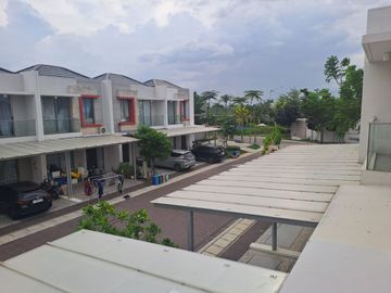Disewakan rumah pik 2 cluster bagus siap huni dan bawa koper