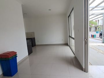 Disewakan rumah pik 2 cluster bagus siap huni dan bawa koper