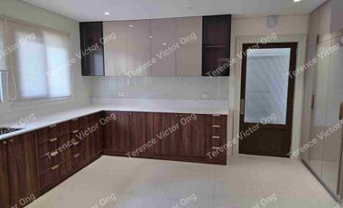 Nicely Renovated House for Rent / Lease in Dasma Makati