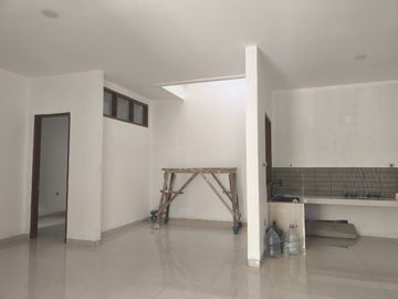 Rumah Brand New di Metland Puri,Uk 9X15m,Semi Furnish,Harga;3,8 M Nego