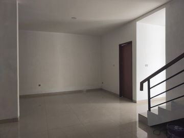 Rumah Brand New di Metland Puri,Uk 9X15m,Semi Furnish,Harga;3,8 M Nego