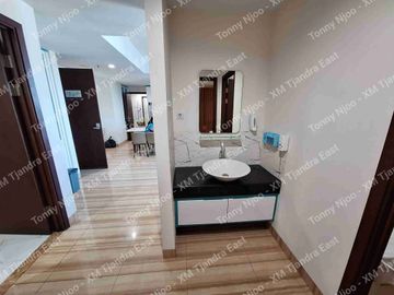 Dijual / sewa Apartemen Grand Sungkono Lagoon Tower Venetian 3 Kamar Tidur + 1 Kamar Tidur ART