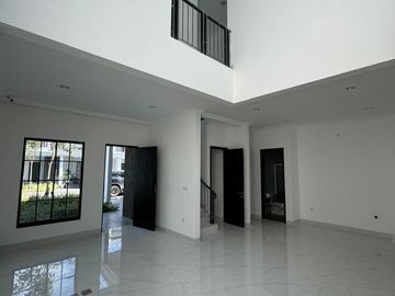Vco - Disewakan Rumah PIK2 Villa Pasir Putih Tipe 10x15