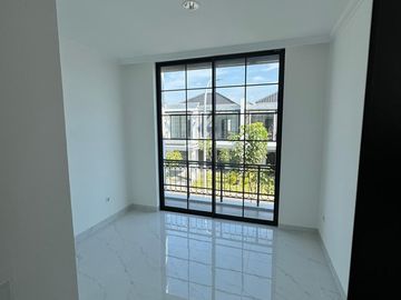 Vco - Disewakan Rumah PIK2 Villa Pasir Putih Tipe 10x15