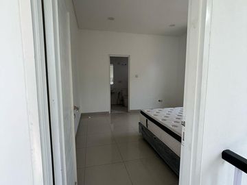 Dijual Rumah Bagus Hook 2 Lantai SHM Siap Huni di Residence One BSD City