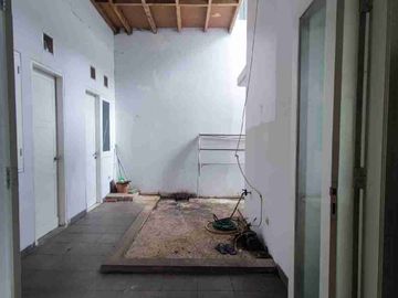 Dijual Rumah di bawah harga pasar Komplek Area Cirendeu dekat MRT Lebak Bulus