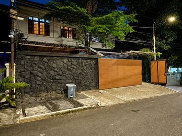 Rumah Siap Huni Dalam Komplek Kebayoran Baru Dekat Sudirman | LT 231 m² | Harga Turun Rp13,5 M