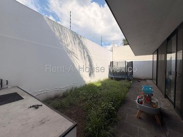 Renta-Casa de Autor con o sin muebles-Vista Hermosa Querétaro.