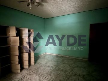 BODEGA CON OFICINAS EN RENTA EN PARAÍSOS DEL COLLI