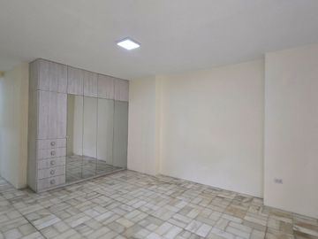 Alquiler Departamento 250m² 4 Dormitorios con Baño en Centro de Guayaquil Ideal Familias $700