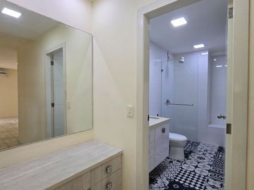 Alquiler Departamento 250m² 4 Dormitorios con Baño en Centro de Guayaquil Ideal Familias $700
