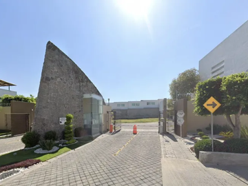 CASA EN VENTA EN FRACC. RBOLEDAS DEL PEDREGAL, PUEBLA