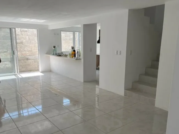 CASA EN VENTA EN FRACC. RBOLEDAS DEL PEDREGAL, PUEBLA