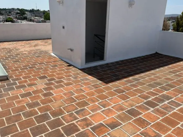CASA EN VENTA EN FRACC. RBOLEDAS DEL PEDREGAL, PUEBLA