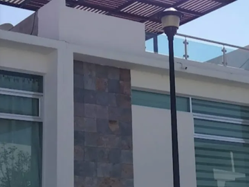 CASA EN VENTA EN FRACC. RBOLEDAS DEL PEDREGAL, PUEBLA