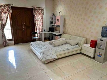 RUMAH DI ARAYA TAHAP 1 BOULEVARD 2 LANTAI DIJUAL MURAH KEC. KLAMPIS SUKOLILO