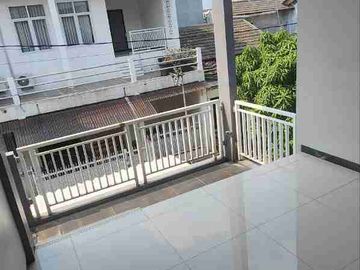Dijual Rumah 2 Lantai di Perumahan Bekasi Jaya Indah Irigasi Bekasi Timur