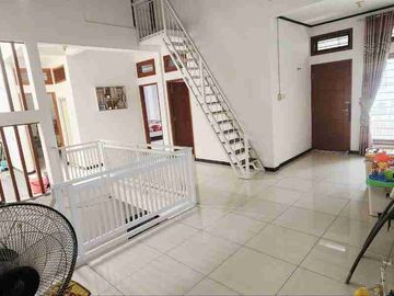 Dijual Rumah 2 Lantai di Perumahan Bekasi Jaya Indah Irigasi Bekasi Timur