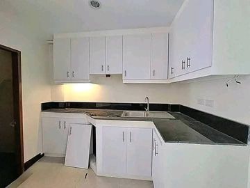Townhouse for Sale in Las pinas Brandnew Modern near ALL Homes-MD
