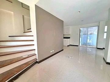 Townhouse for Sale in Las pinas Brandnew Modern near ALL Homes-MD