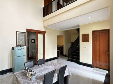 Lokasi Sangat Strategis! Rumah Hook Dalam Cluster di Antasari