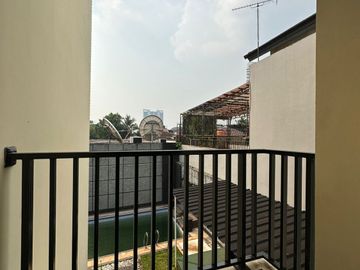 Lokasi Sangat Strategis! Rumah Hook Dalam Cluster di Antasari