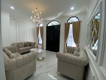 TURUN HARGA HUNIAN MEWAH SIAP HUNI!! NYAMAN LUAS DAN SEMI FURNISH AKSES TERBAIK BSD (DMB01)