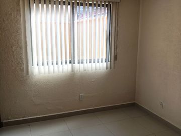 EXCELENTE CASA DE UN PISO EN LA FLORIDA - SATÉLITE, 3 RECÁMARAS, 2.5 BAÑOS, 2 AUTOS, JARDÍN