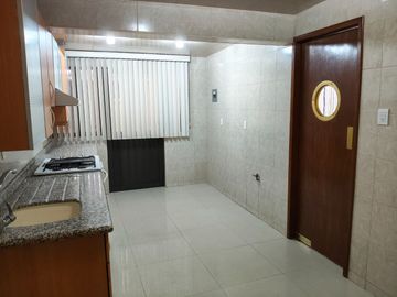 EXCELENTE CASA DE UN PISO EN LA FLORIDA - SATÉLITE, 3 RECÁMARAS, 2.5 BAÑOS, 2 AUTOS, JARDÍN