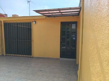 EXCELENTE CASA DE UN PISO EN LA FLORIDA - SATÉLITE, 3 RECÁMARAS, 2.5 BAÑOS, 2 AUTOS, JARDÍN