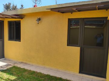 EXCELENTE CASA DE UN PISO EN LA FLORIDA - SATÉLITE, 3 RECÁMARAS, 2.5 BAÑOS, 2 AUTOS, JARDÍN