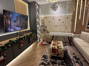 DIJUAL / DISEWAKAN Rumah 3 Lantai Full Furnished dengan Interior Cantik di BSD (Vanya Park)