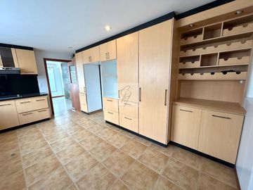 CASA EN VENTA INDEPENDIENTE TUMBACO VILLA VEGA