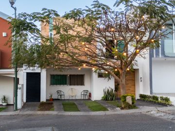 Casa de 4 recamaras Los Almendros Zapopan Norte