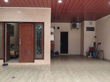 Dijual Rumah 2 Lantai Bangunan Besar Rumah Besar Siap Huni di Villa Serpong Dekat Akses Tol dan BSD